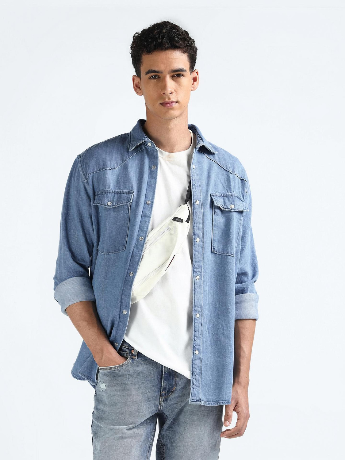 Image of FLYING MACHINE Men Solid Casual Blue Shirt