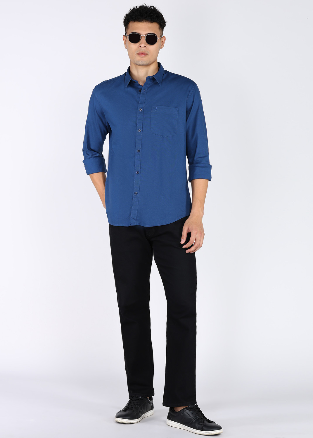 Image of INDIAN TERRAIN Men Solid Casual Dark Blue Shirt