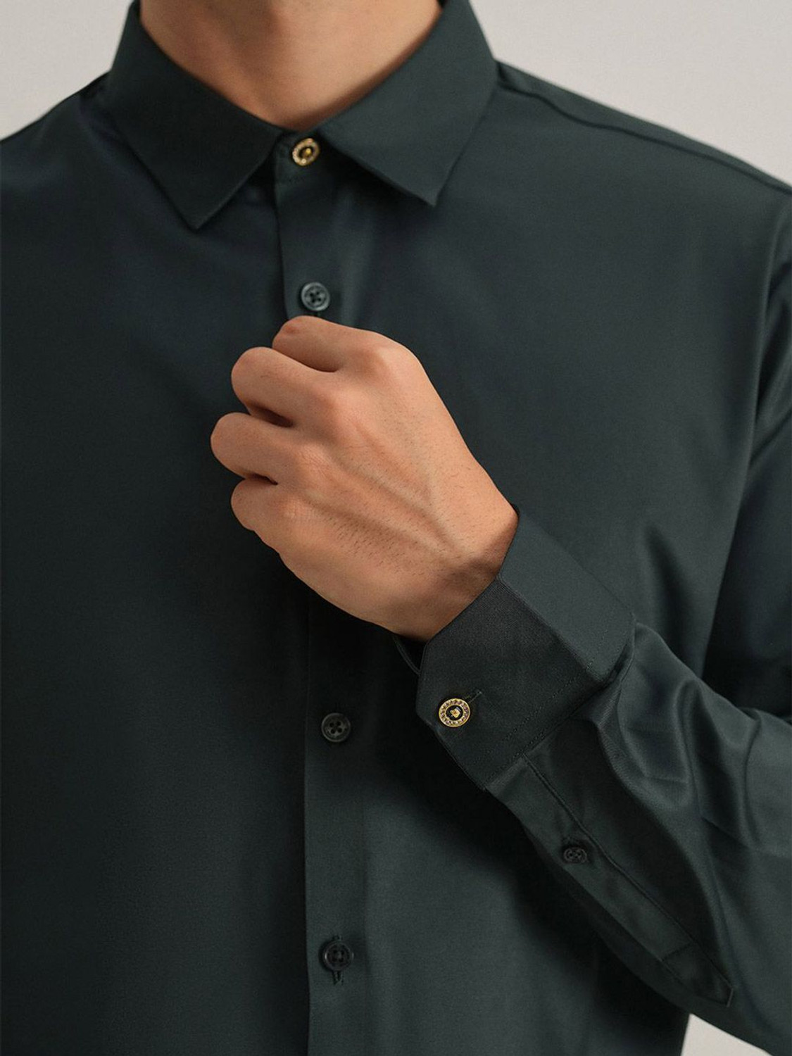 Image of Banana Club Men Solid Casual Green Shirt