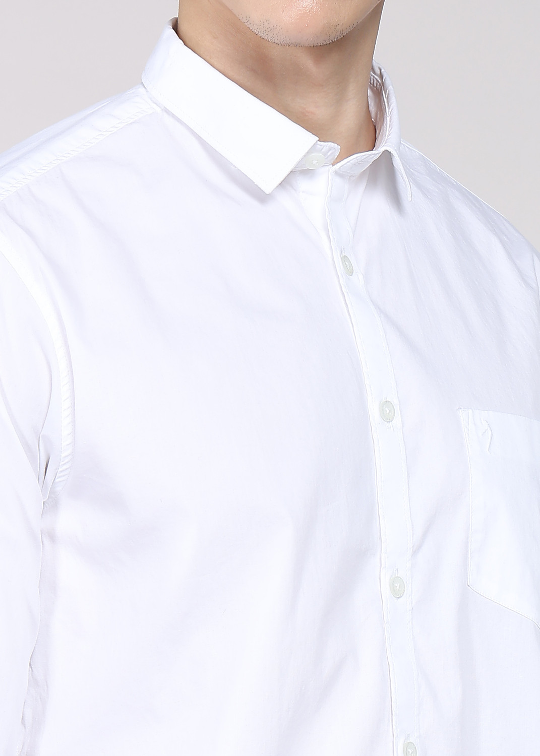 Image of INDIAN TERRAIN Men Solid Casual White Shirt