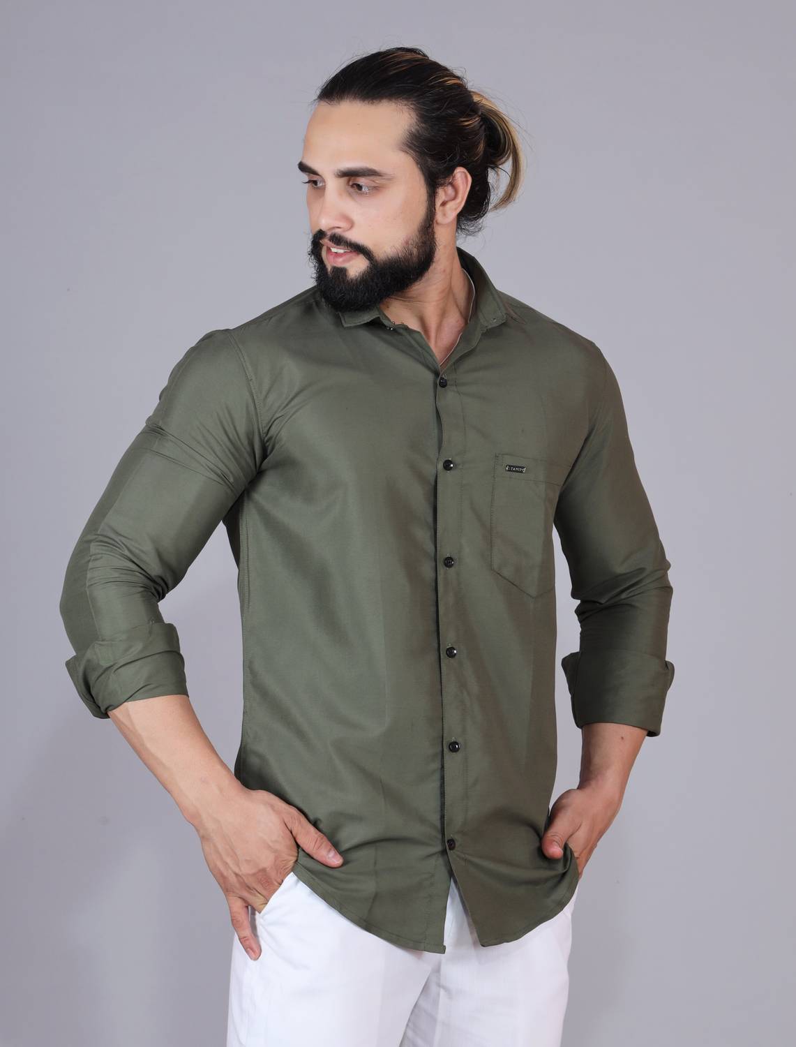 Tanip Men Slim Fit Solid Spread Collar Casual Shirt