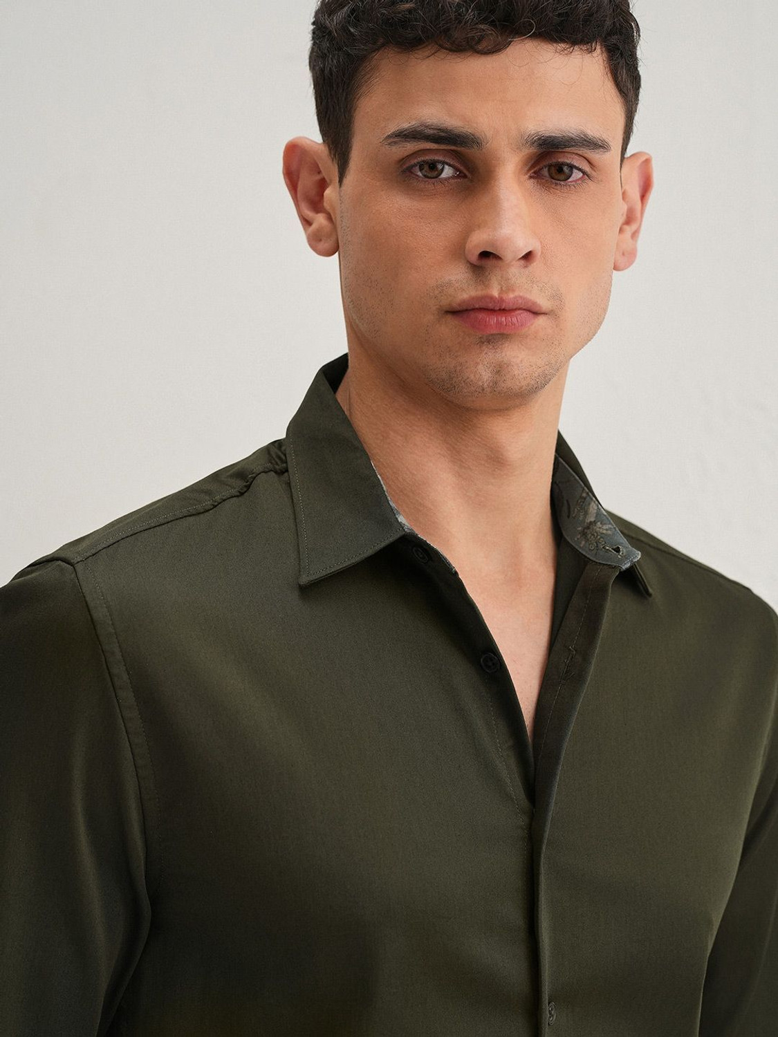 Image of Banana Club Men Solid Casual Dark Blue Shirt