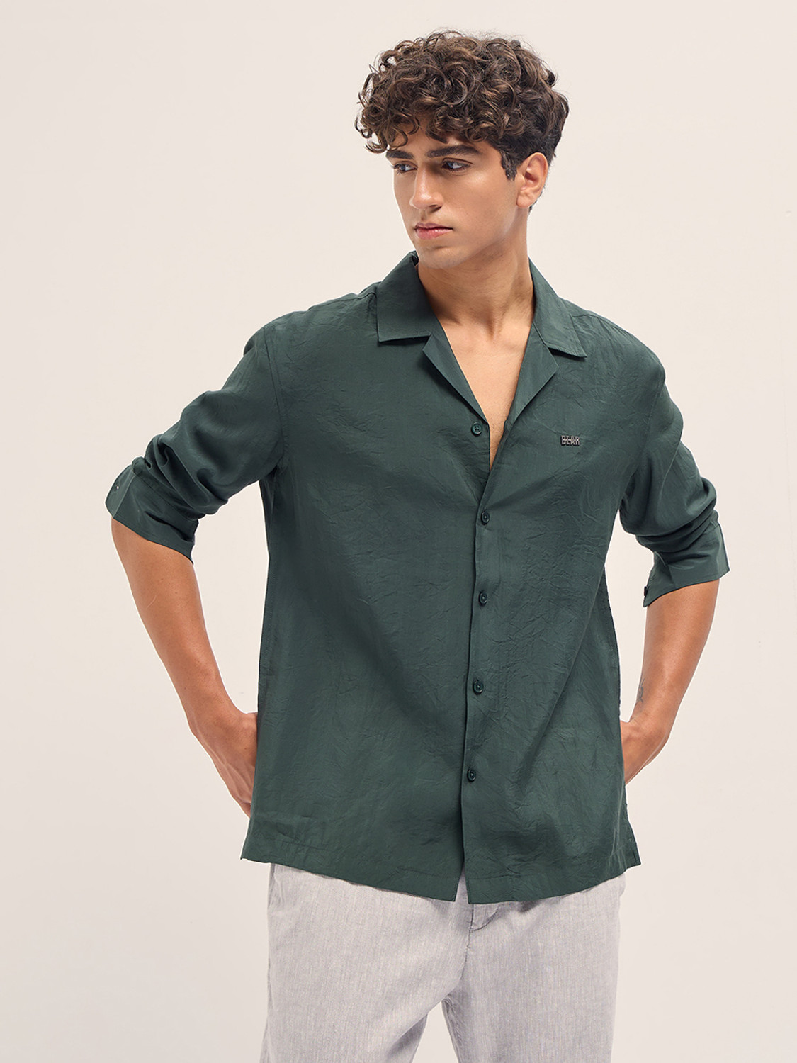 Image of THE BEAR HOUSE Men Solid Casual Green Shirt