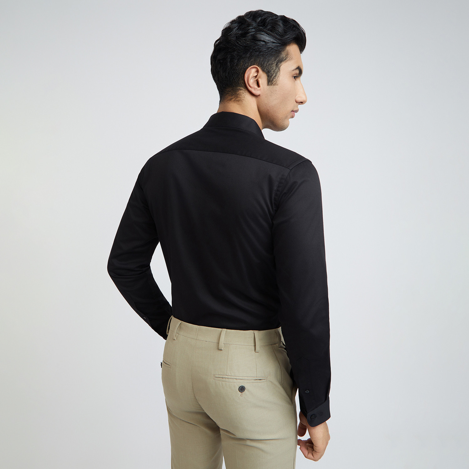 Image of Raymond Men Slim Fit Solid Cut Away Collar Formal Shirt