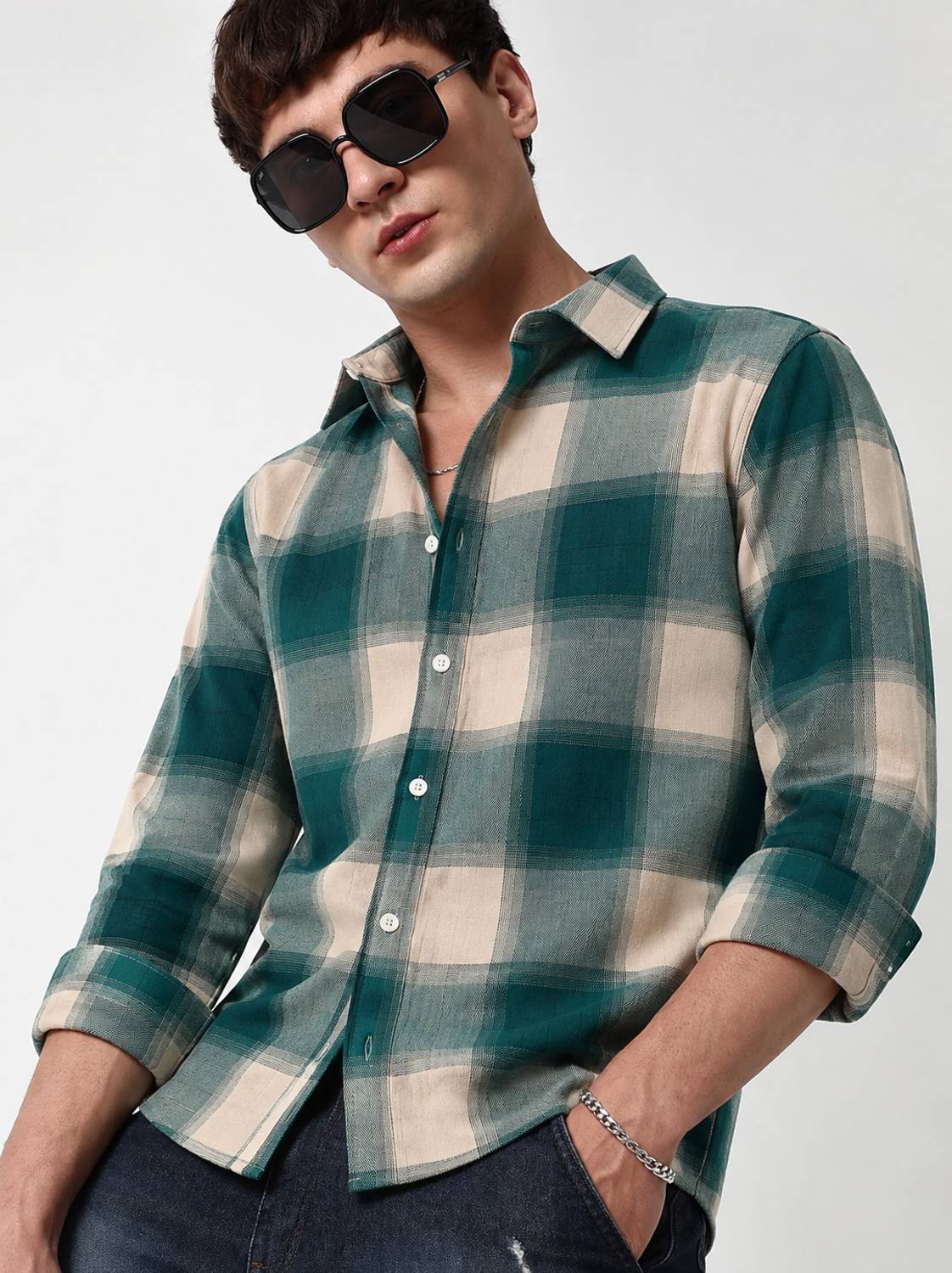 VELLOSTA Men Regular Fit Checkered Casual Shirt - Image 1