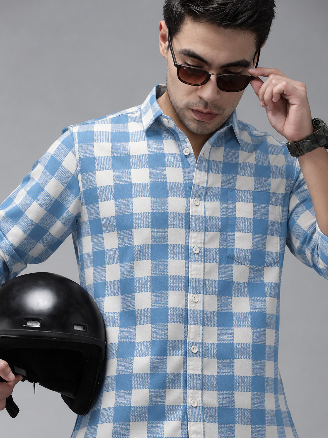 Image of Roadster Men Regular Fit Checkered Spread Collar Casual Shirt