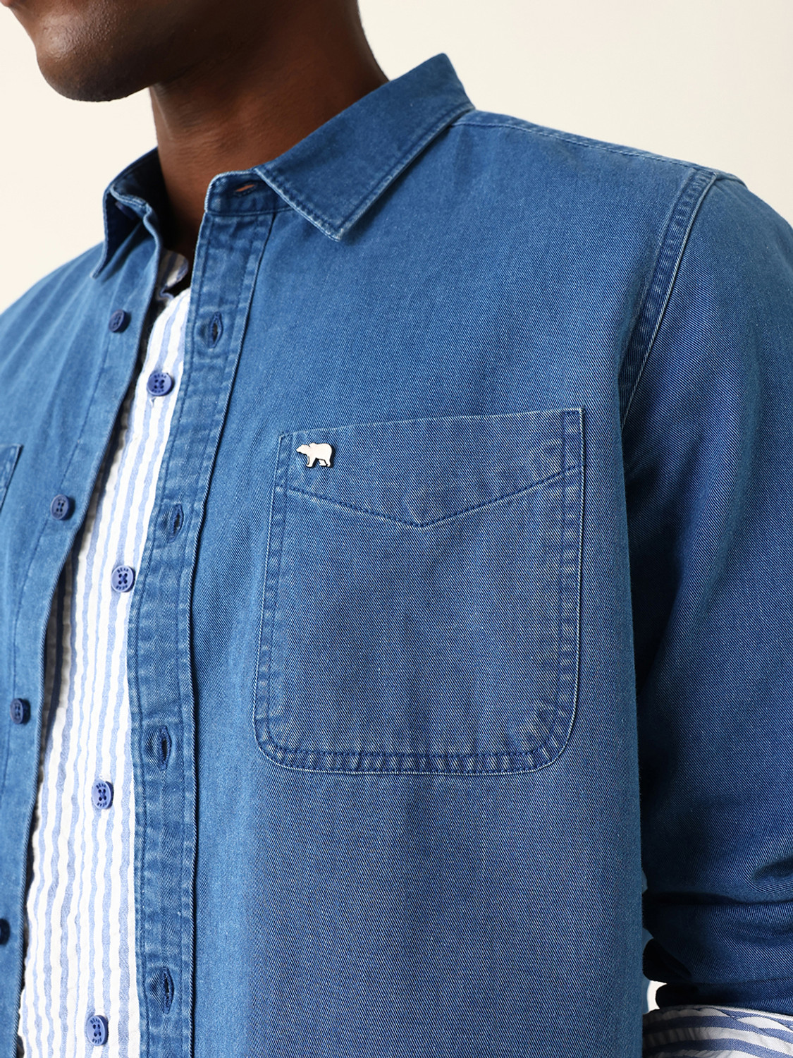 Image of THE BEAR HOUSE Men Solid Casual Blue Shirt