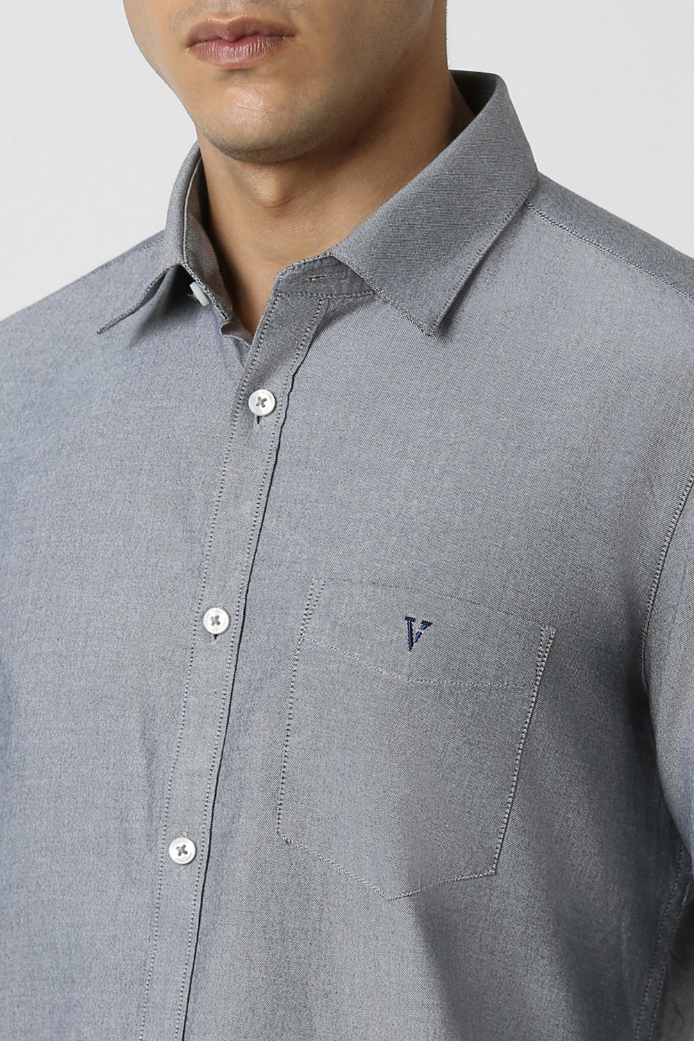 Image of VAN HEUSEN SPORT Men Solid Casual Black Shirt
