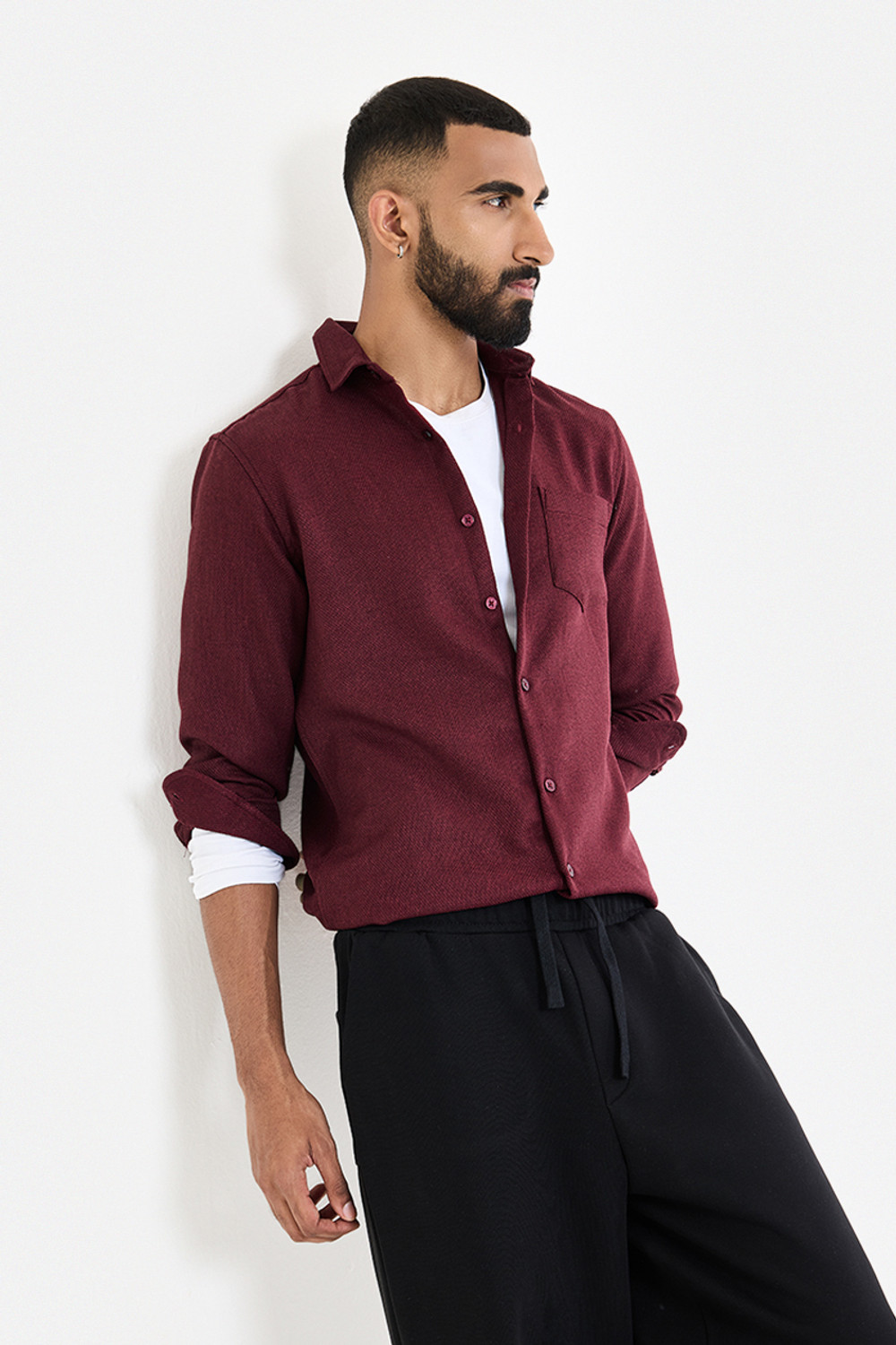 Snitch Men Solid Casual Maroon Shirt