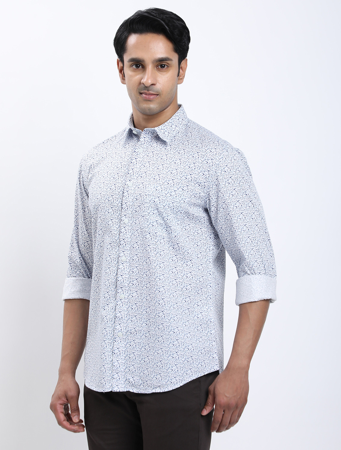 Image of INDIAN TERRAIN Men Printed Casual White Shirt