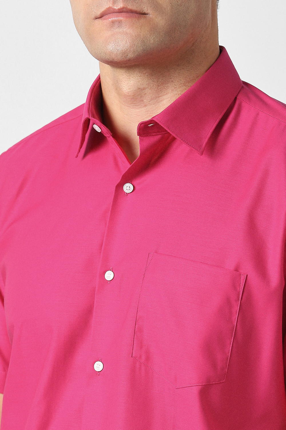 Image of VAN HEUSEN Men Regular Fit Solid Formal Shirt