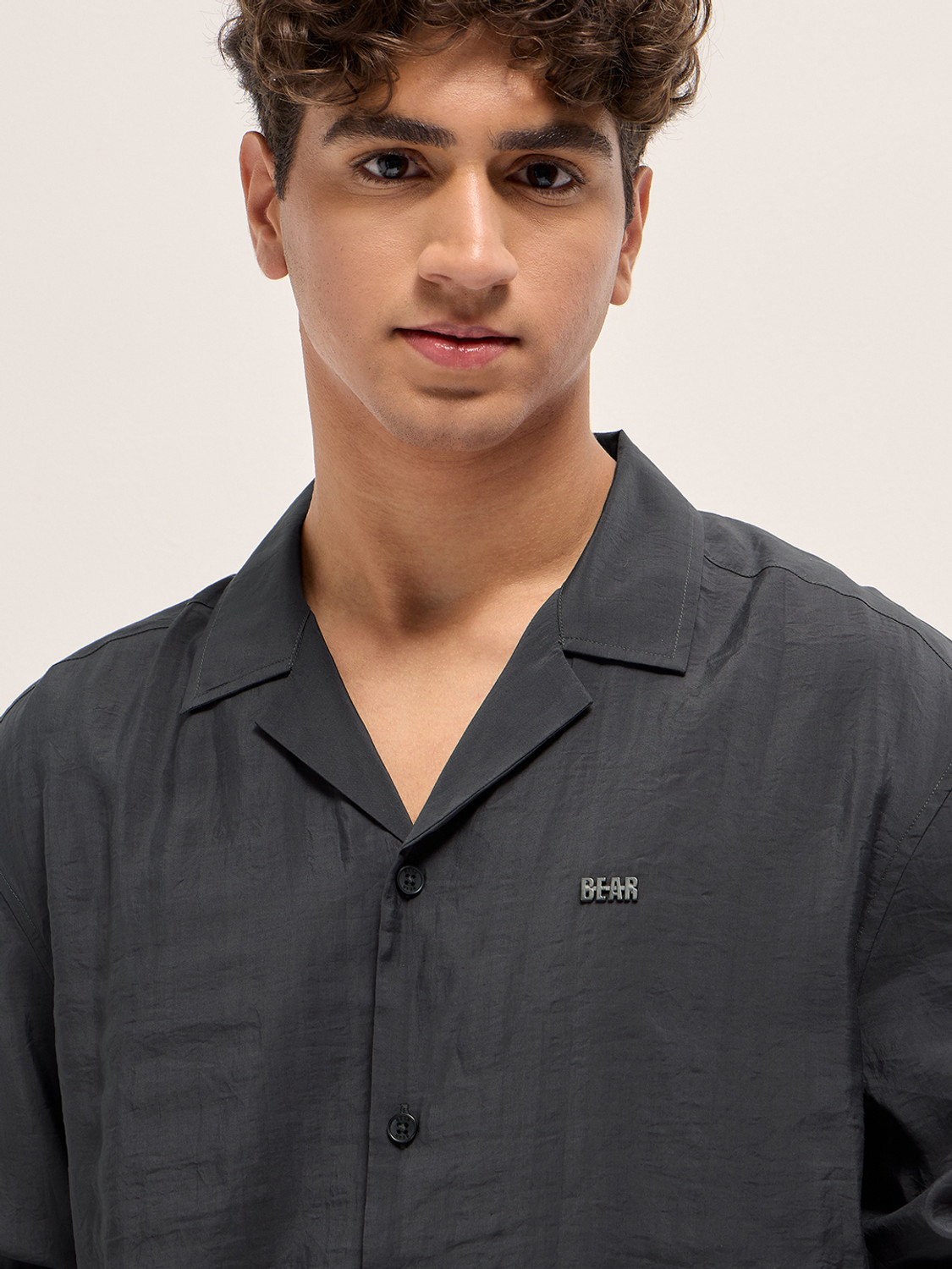 Image of THE BEAR HOUSE Men Solid Casual Grey Shirt