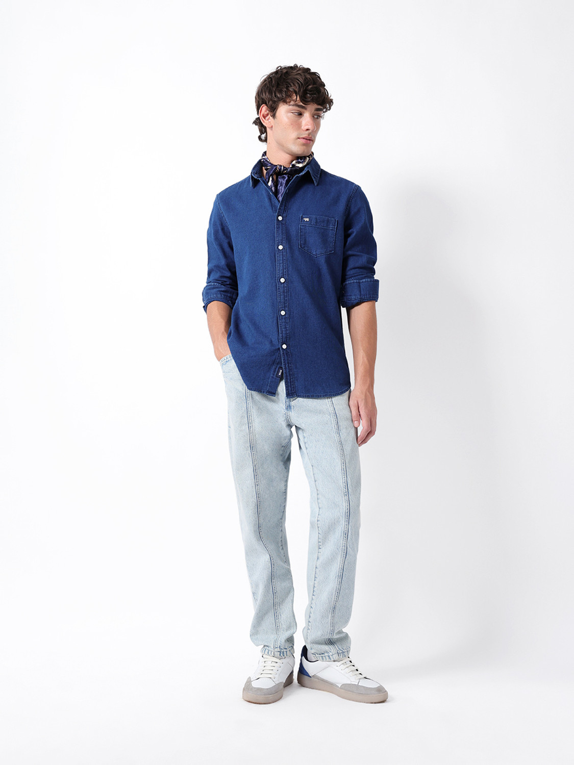Image of THE BEAR HOUSE Men Solid Casual Blue Shirt
