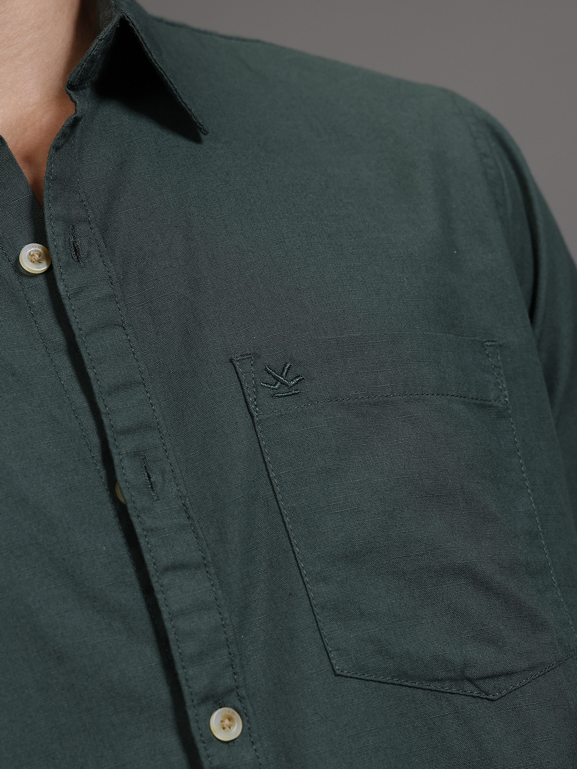 Image of WROGN Men Solid Casual Green Shirt