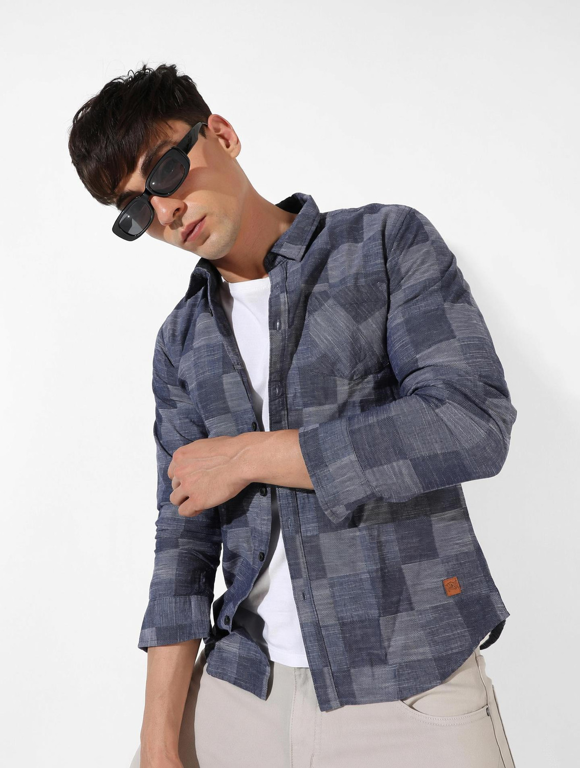 Image of CAMPUS SUTRA Men Solid Casual Blue Shirt