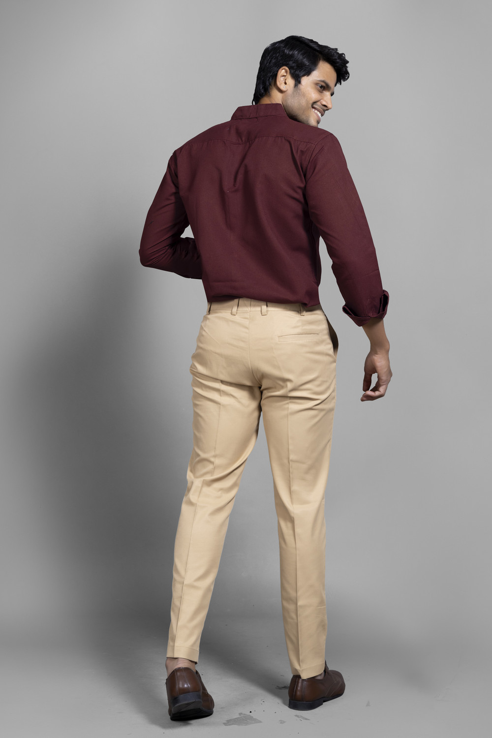 Image of VASTRAWEAR Men Solid Casual Maroon Shirt