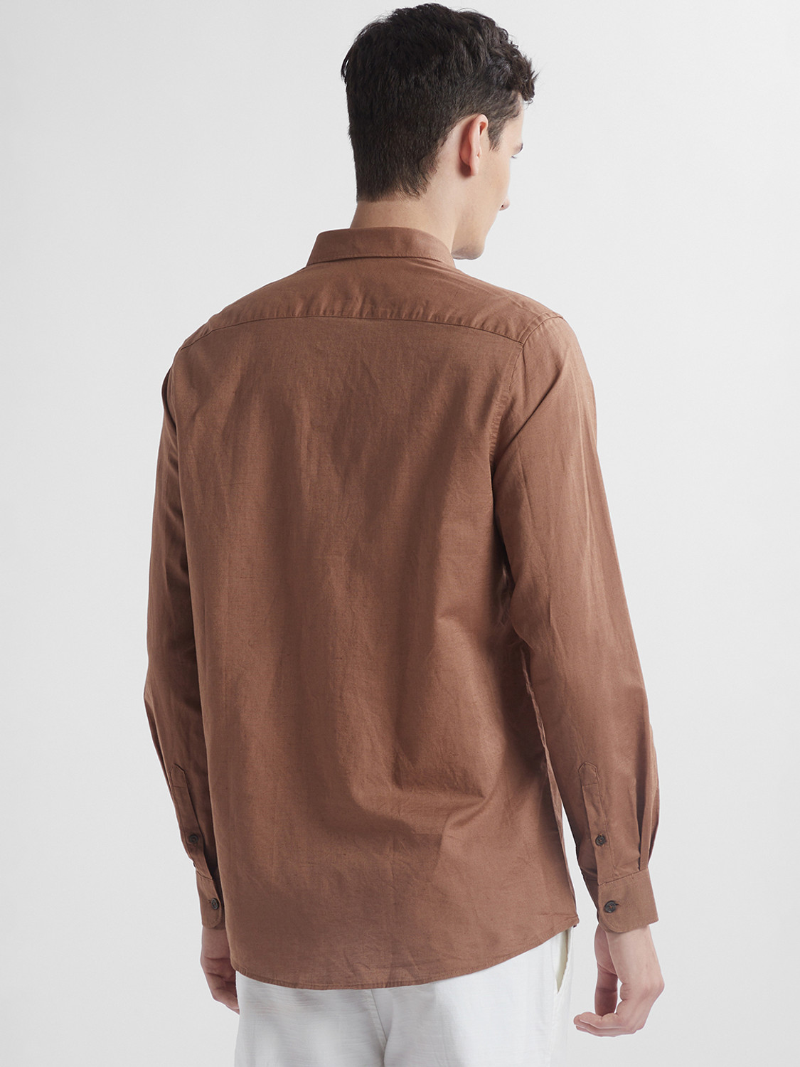 Image of PETER ENGLAND Men Slim Fit Solid Casual Shirt
