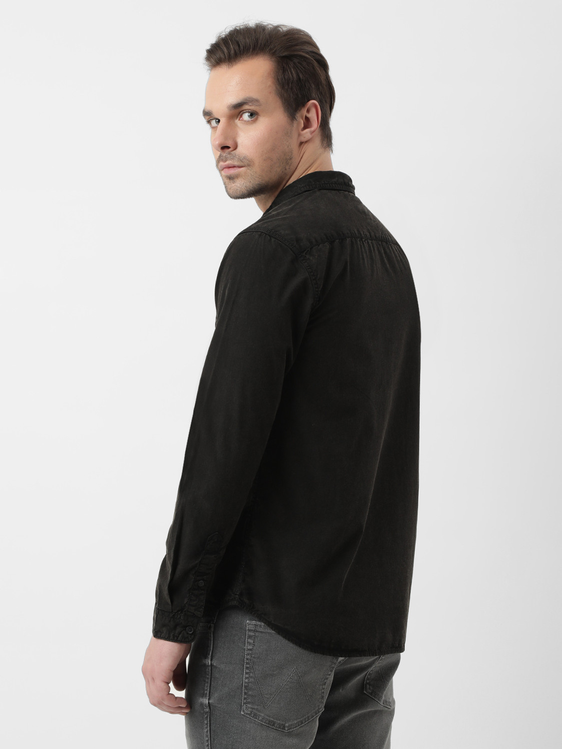 Image of Wrangler Men Solid Casual Black Shirt