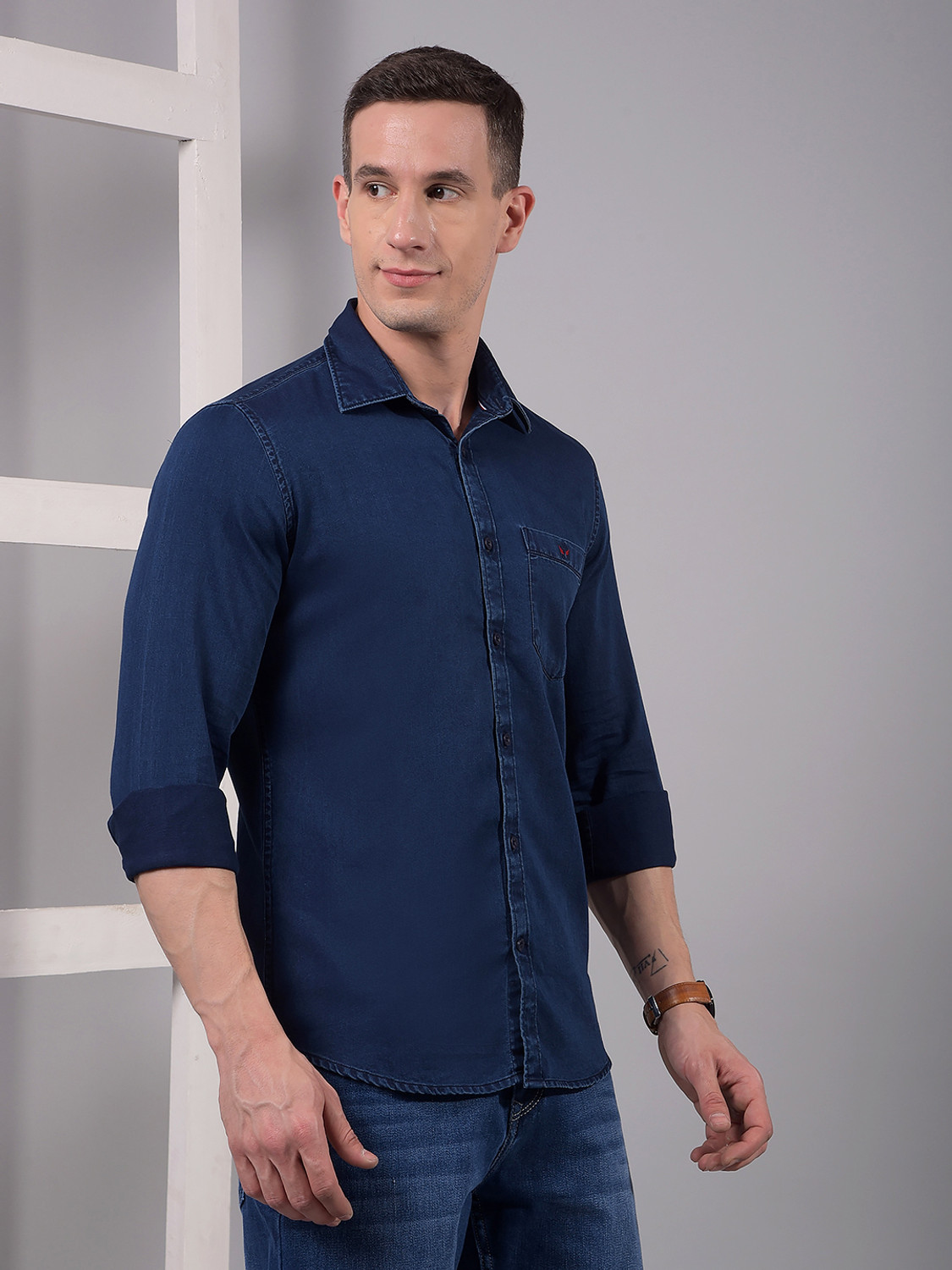 Image of CRIMSOUNE CLUB Men Solid Casual Blue Shirt