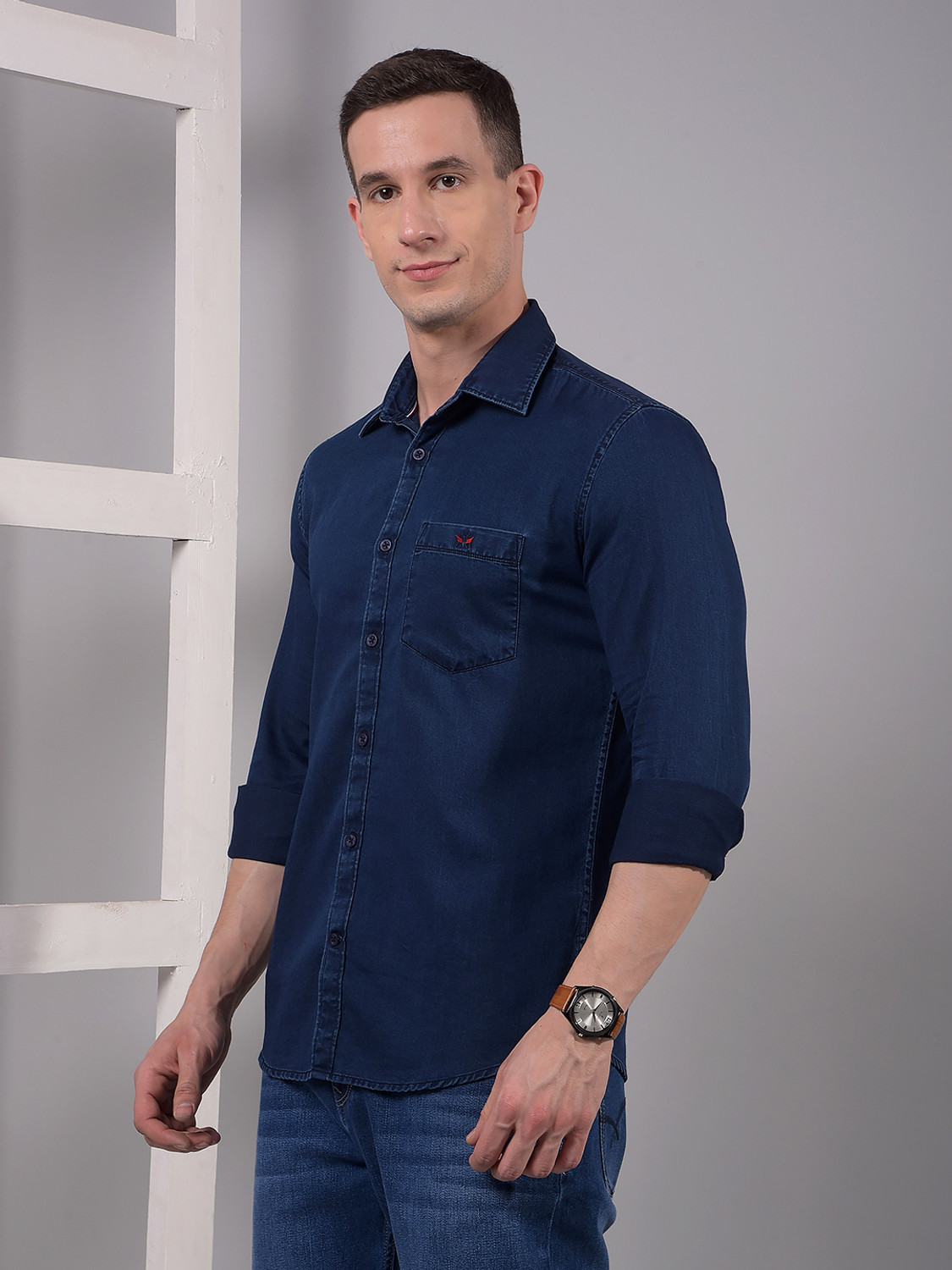 Image of CRIMSOUNE CLUB Men Solid Casual Blue Shirt