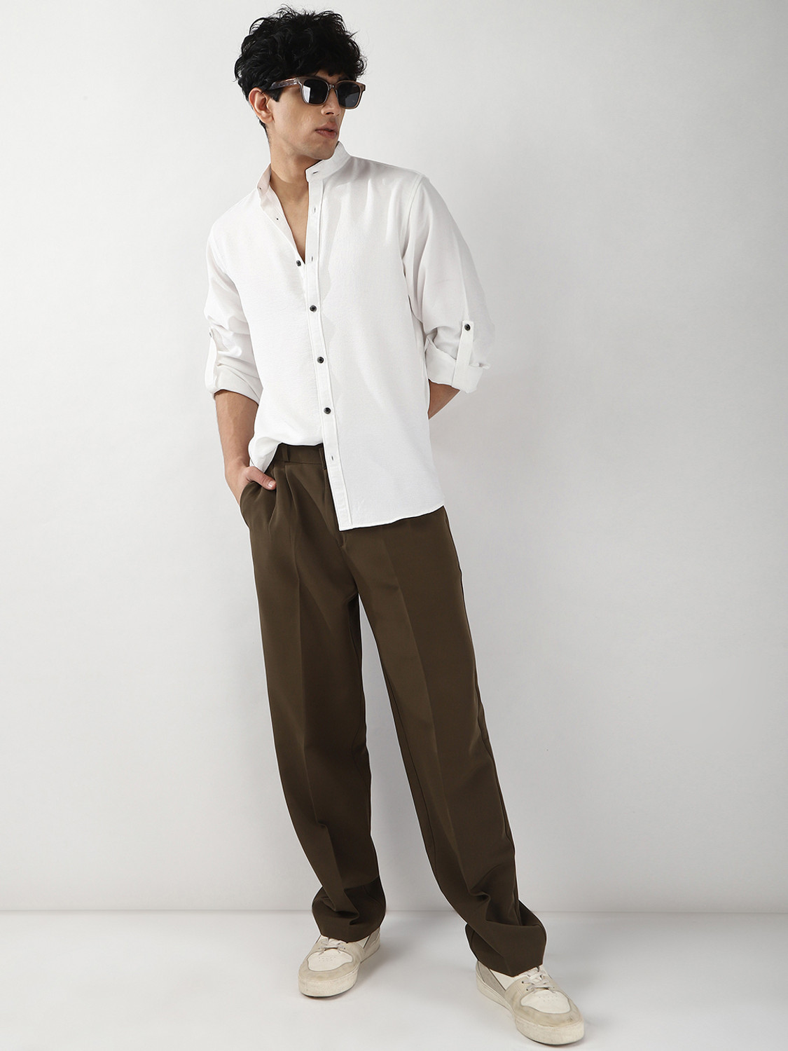 Image of Urbano Fashion Men Solid Casual White Shirt