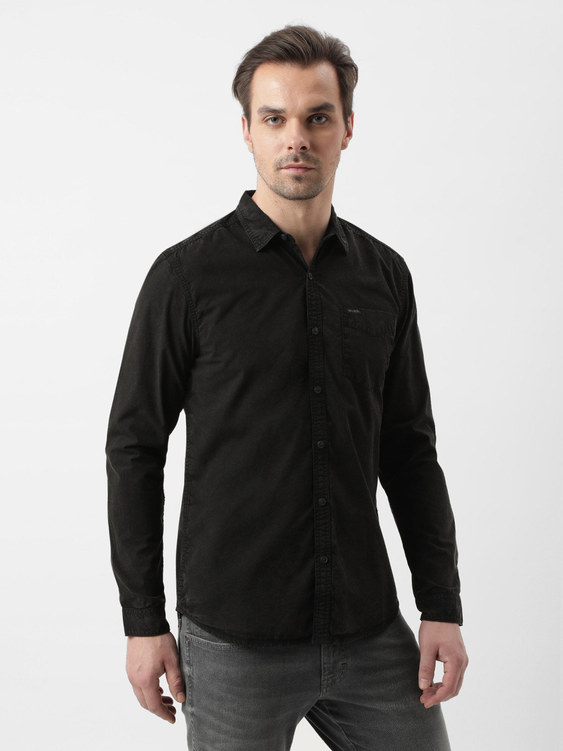 Image of Wrangler Men Solid Casual Black Shirt