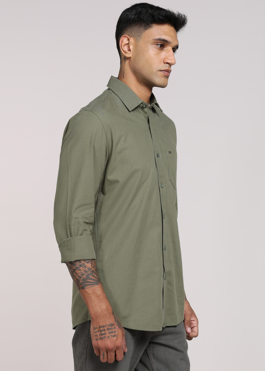 Image of PETER ENGLAND Men Slim Fit Solid Casual Shirt