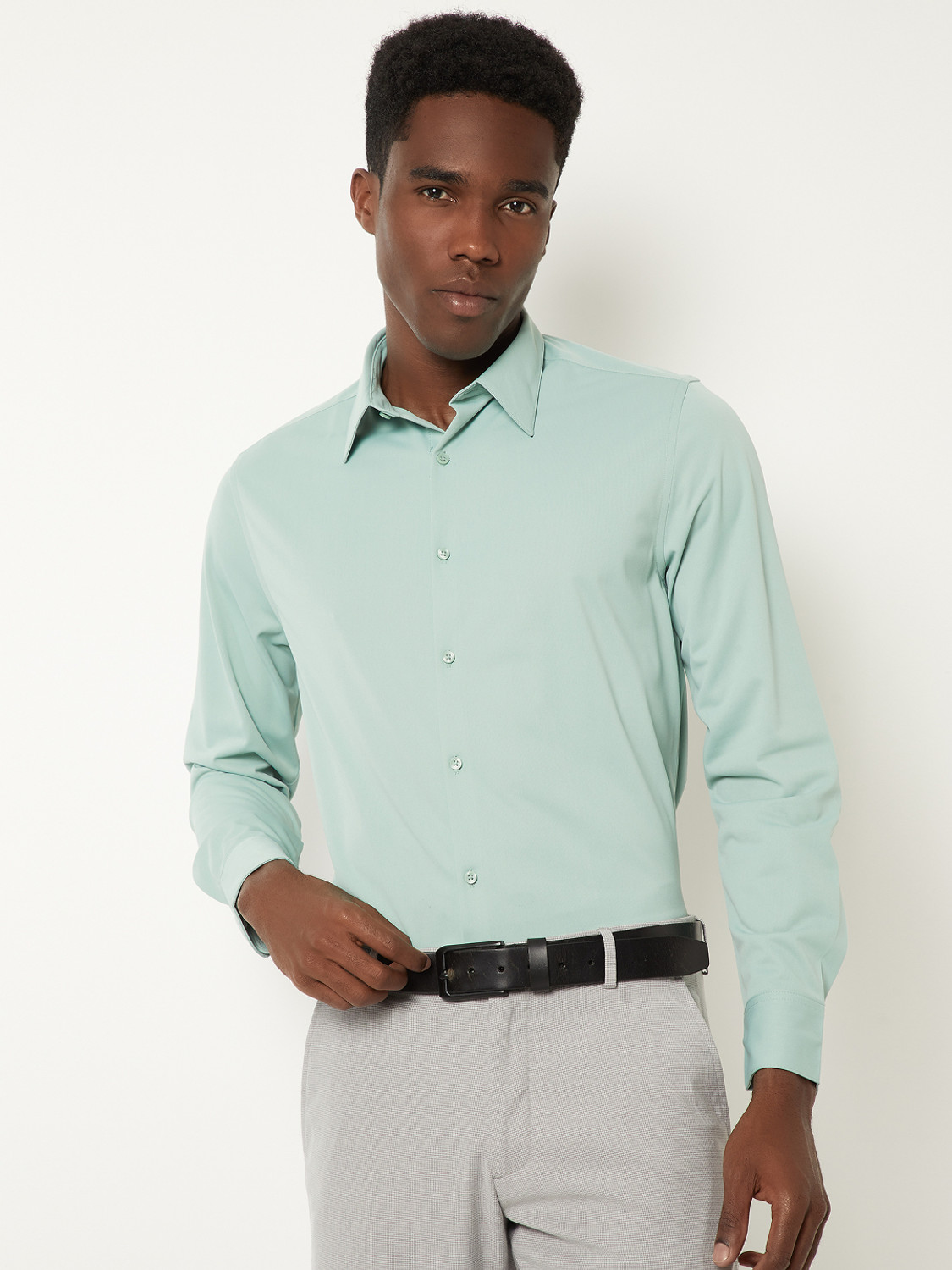 Image of MAX Men Solid Casual Green Shirt