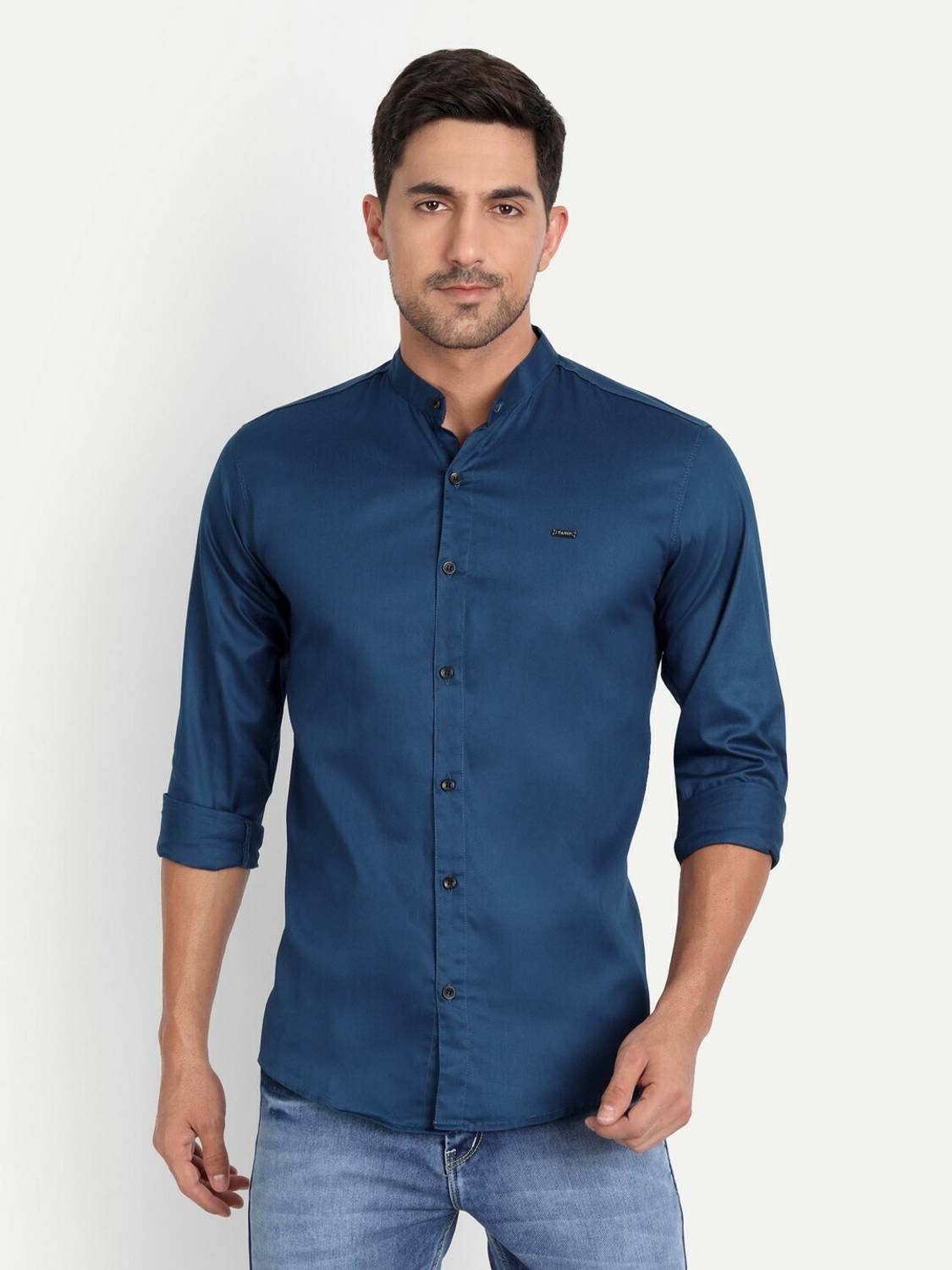 Tanip Men Solid Casual Blue Shirt