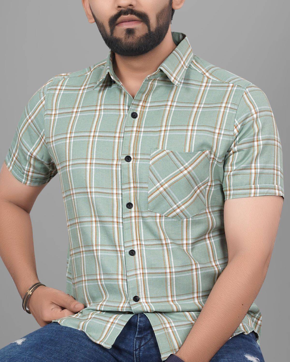 Voroxy Men Regular Fit Checkered Spread Collar Casual Shirt