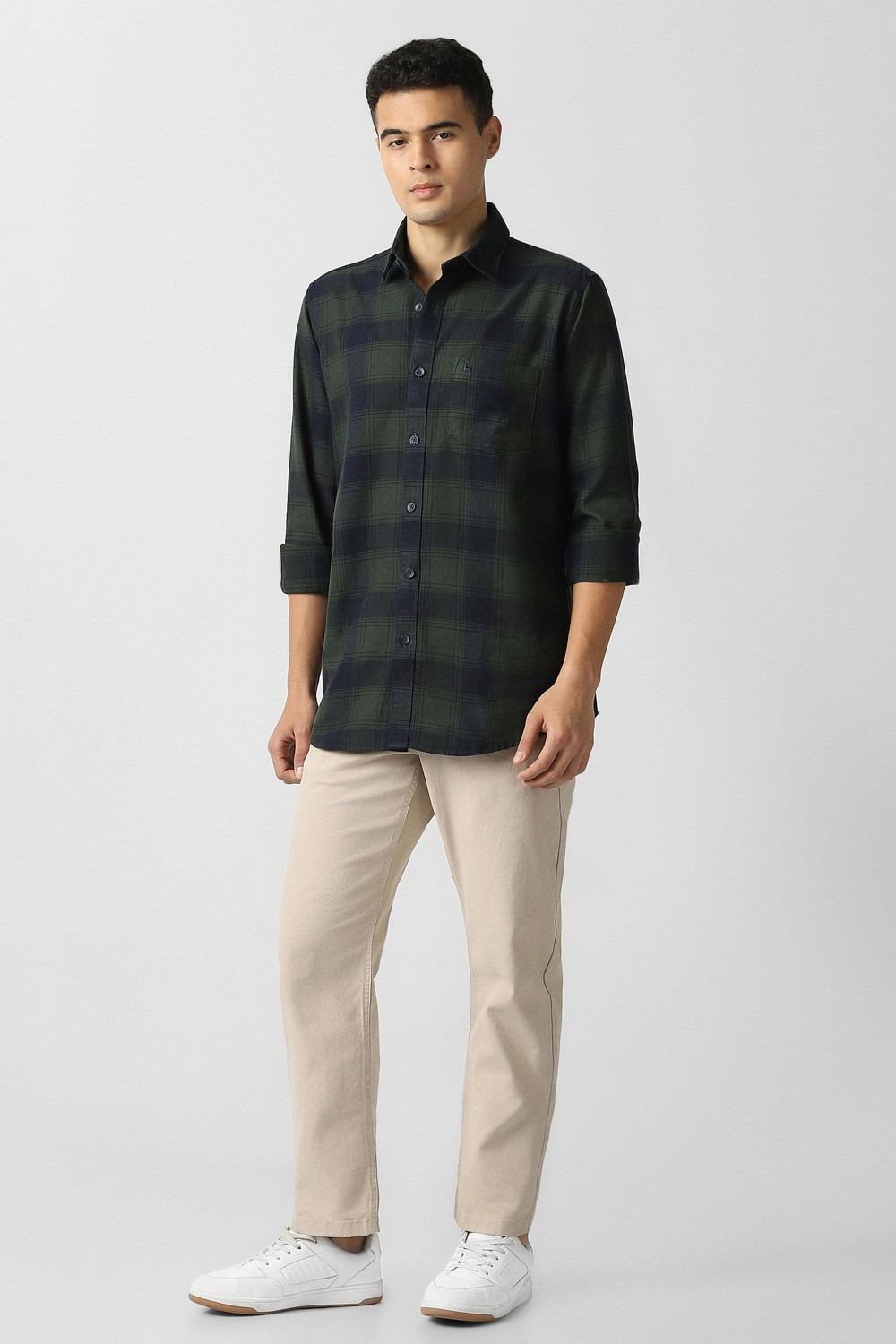Image of VAN HEUSEN Men Slim Fit Checkered Casual Shirt
