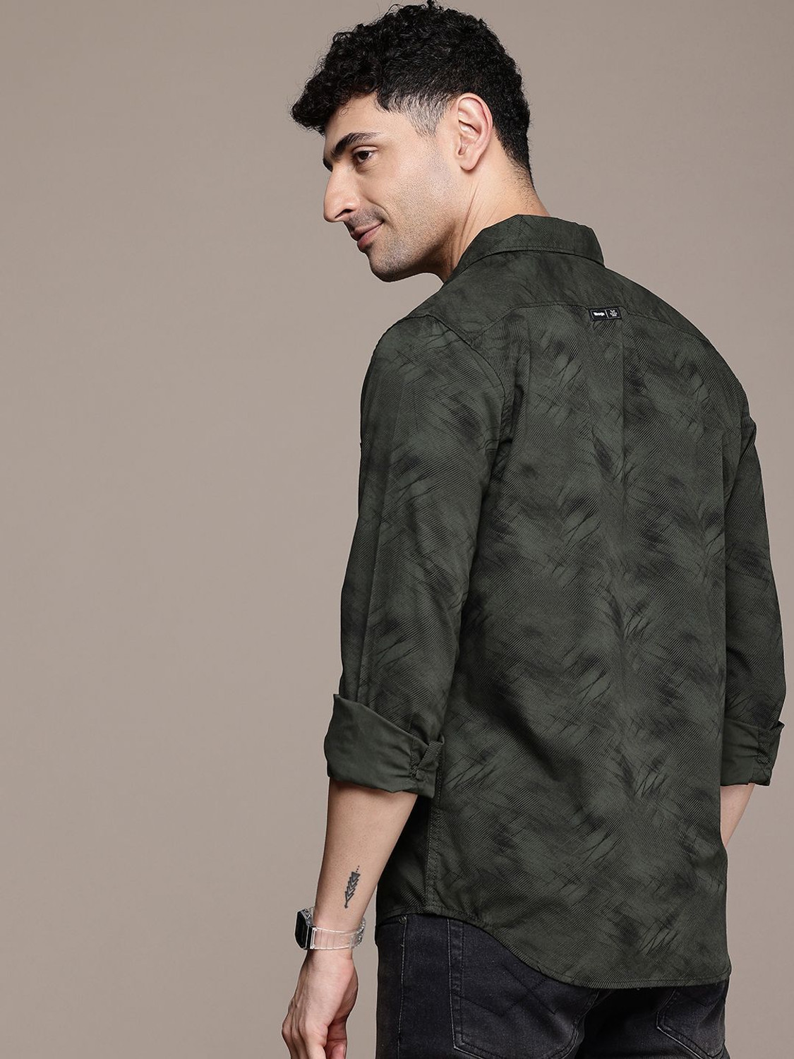 Image of WROGN Men Regular Fit Printed Cut Away Collar Casual Shirt