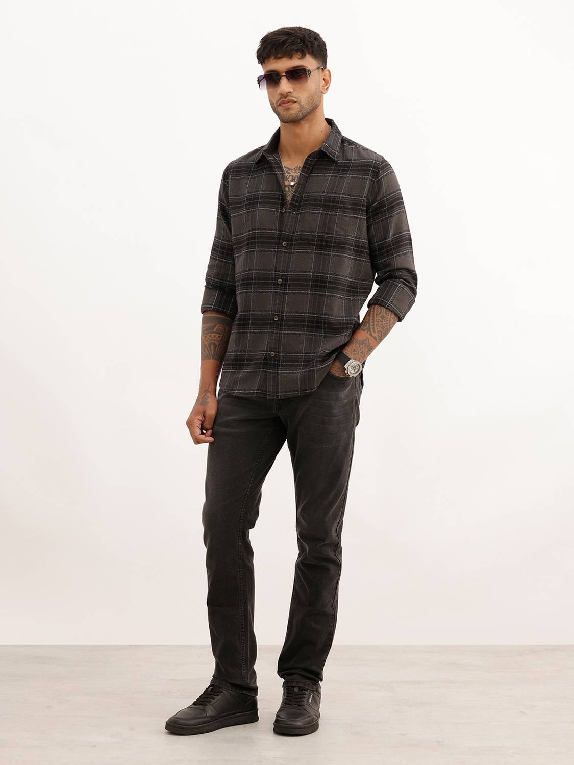 Men Slim Fit Checkered Spread Collar Casual Shirt - Image 2