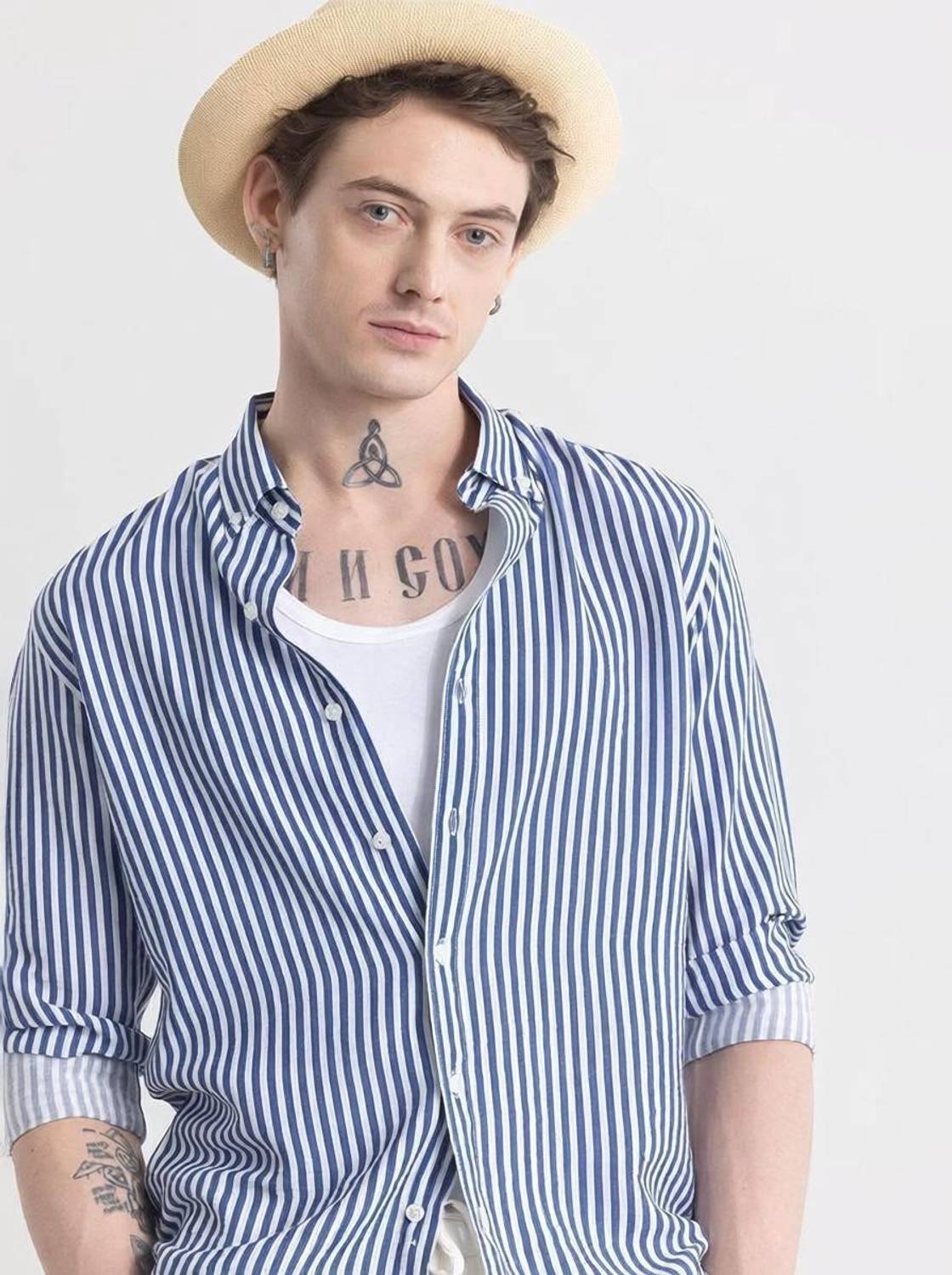 DivaNX Men Striped Casual White Blue Shirt