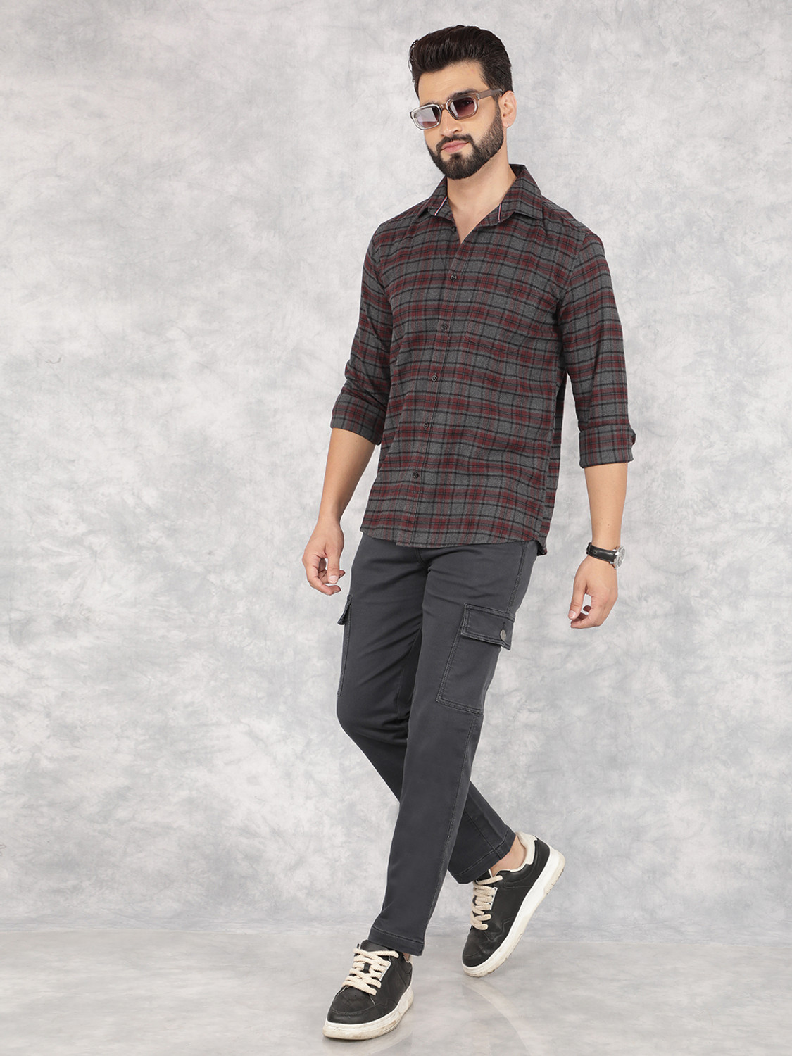 Image of CRIMSOUNE CLUB Men Checkered Casual Red Shirt