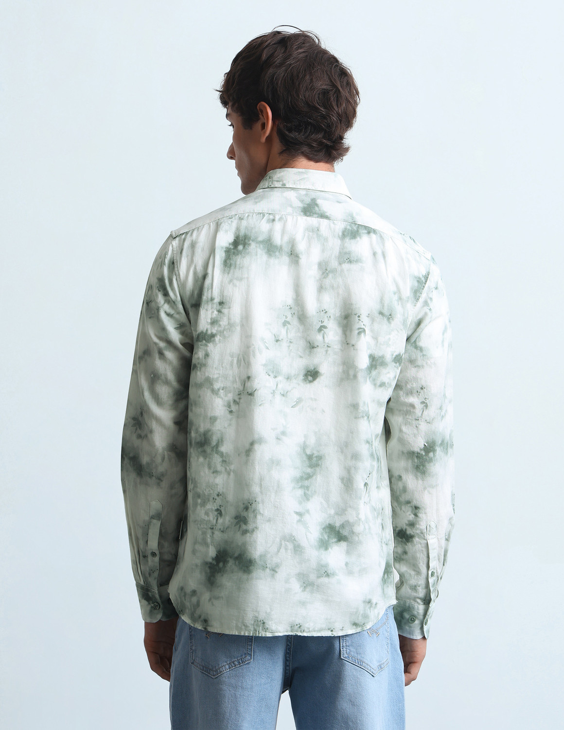 Image of FLYING MACHINE Men Slim Fit Printed Spread Collar Casual Shirt