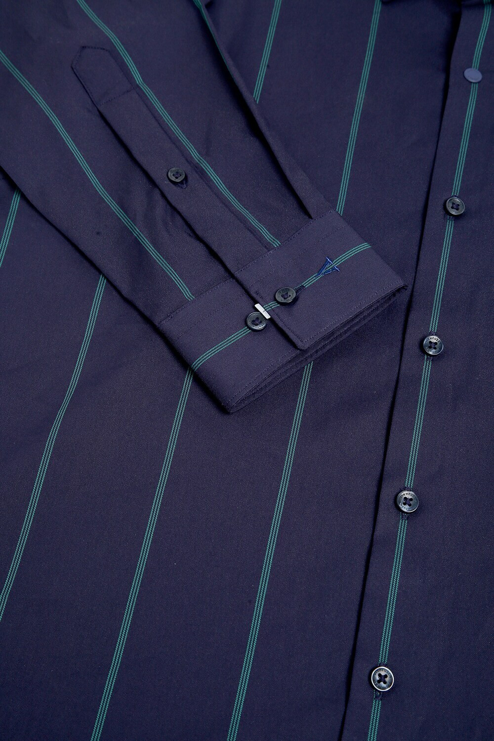 Image of VAN HEUSEN Men Slim Fit Striped Spread Collar Casual Shirt