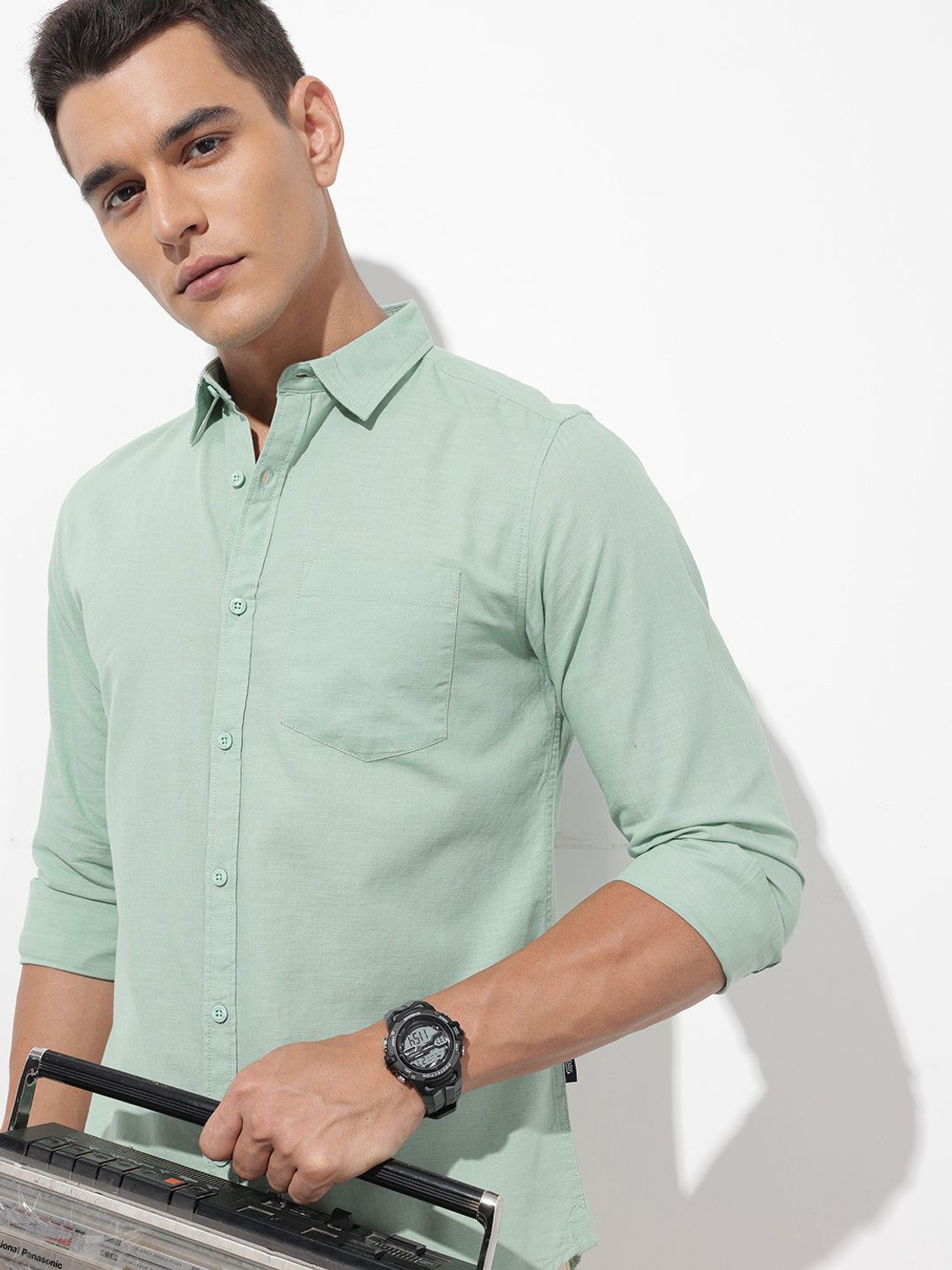 Image of Roadster Men Solid Casual Green Shirt