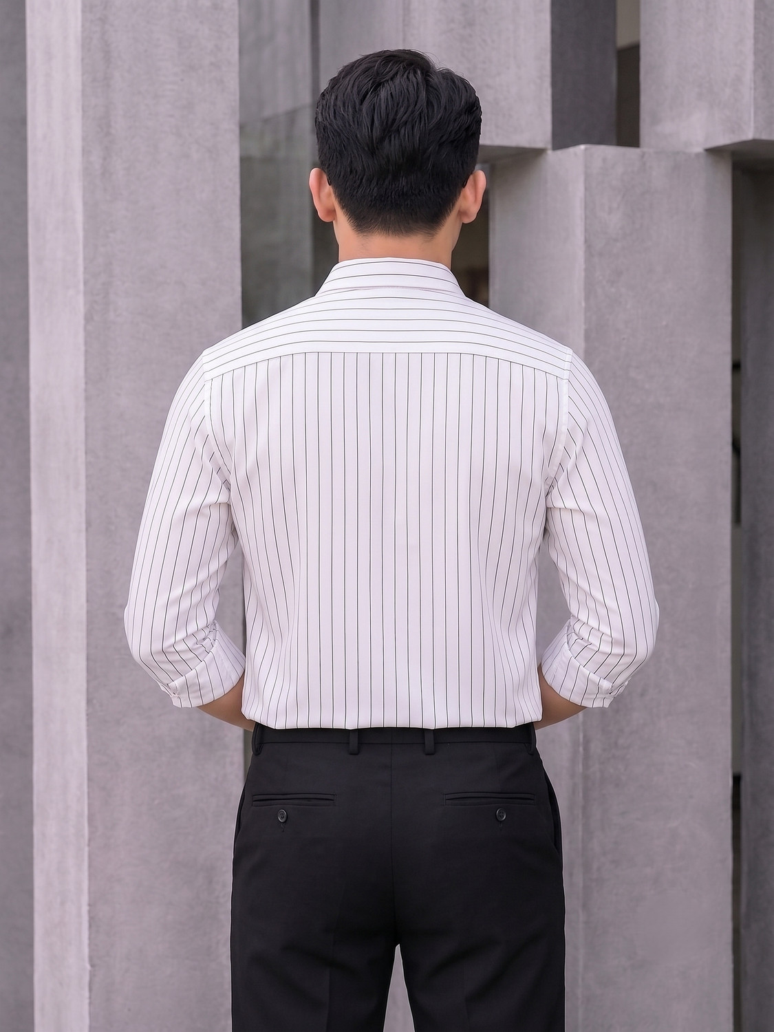 Image of MILDIN Men Regular Fit Striped Spread Collar Formal Shirt
