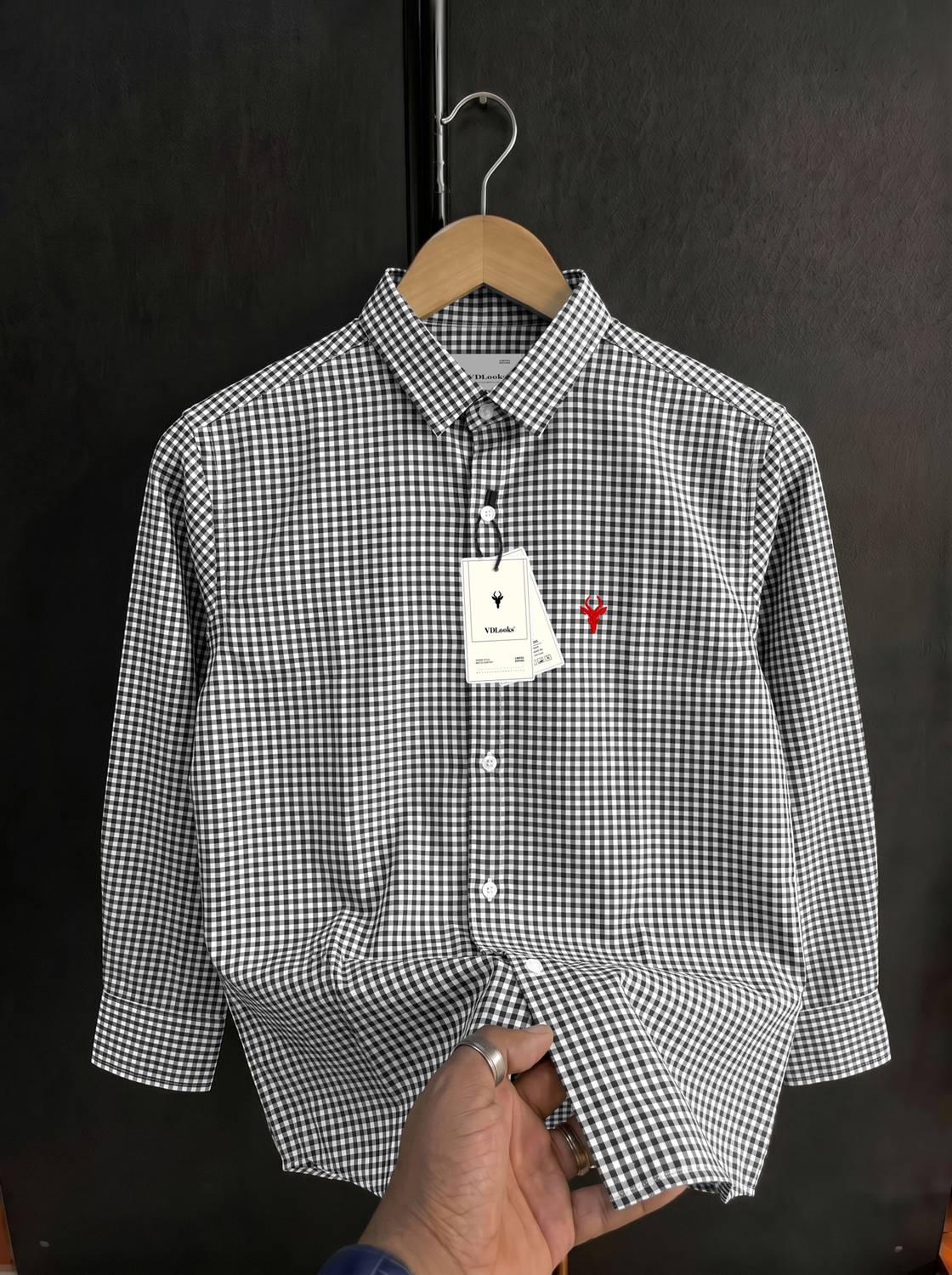 VD Looks Men Checkered Casual Black White Shirt