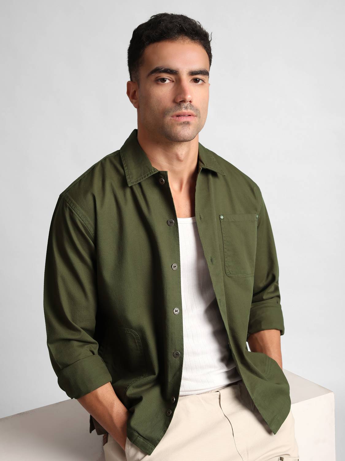 BEYOUNG Men Solid Casual Dark Green Shirt