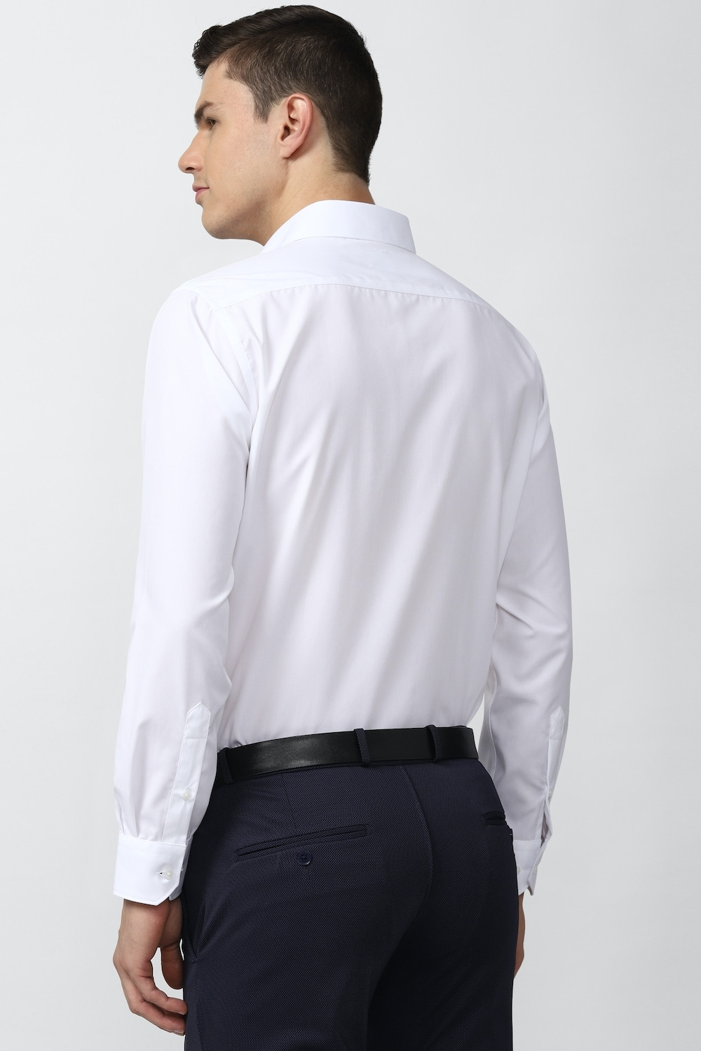 Image of VAN HEUSEN Men Solid Formal White Shirt