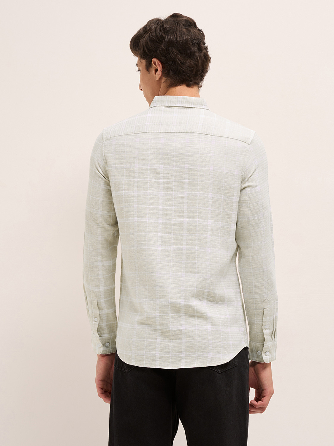 Image of THE BEAR HOUSE Men Slim Fit Checkered Spread Collar Casual Shirt