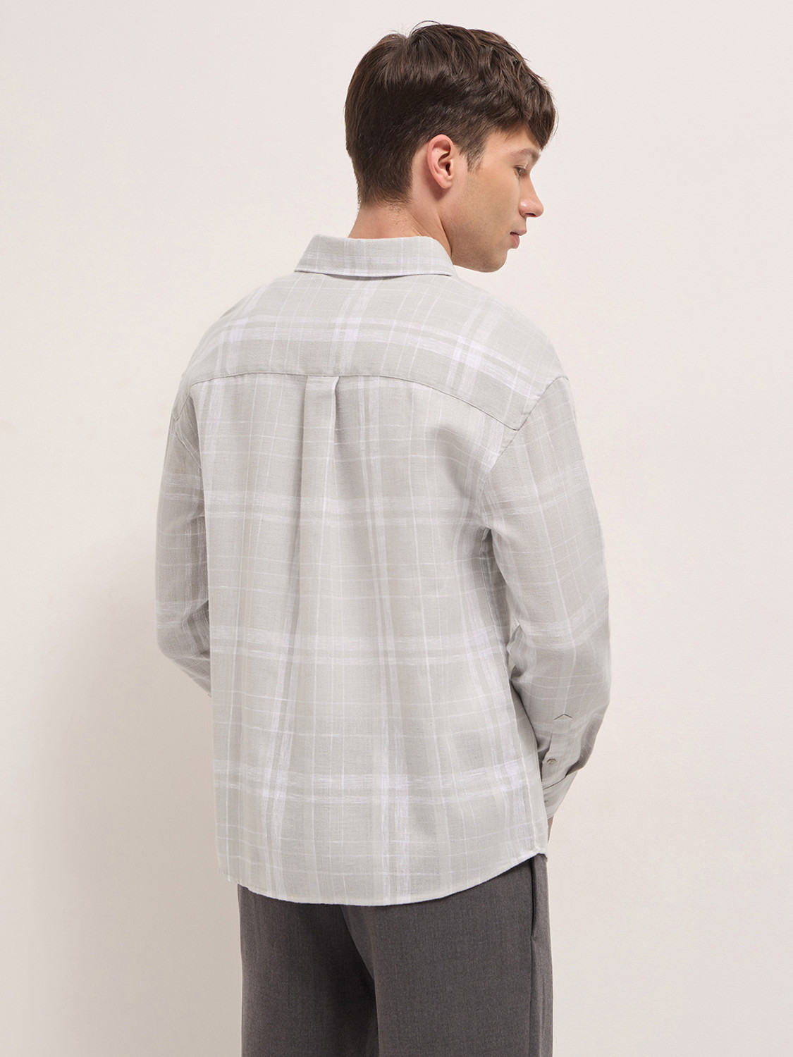 Image of THE BEAR HOUSE Men Checkered Casual Grey Shirt