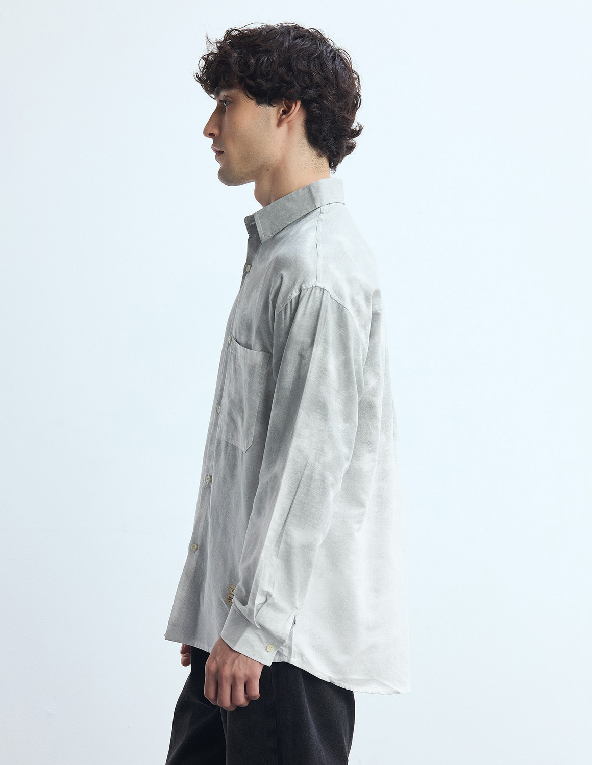 Image of FLYING MACHINE Men Relaxed Fit Dyed /Ombre Spread Collar Casual Shirt