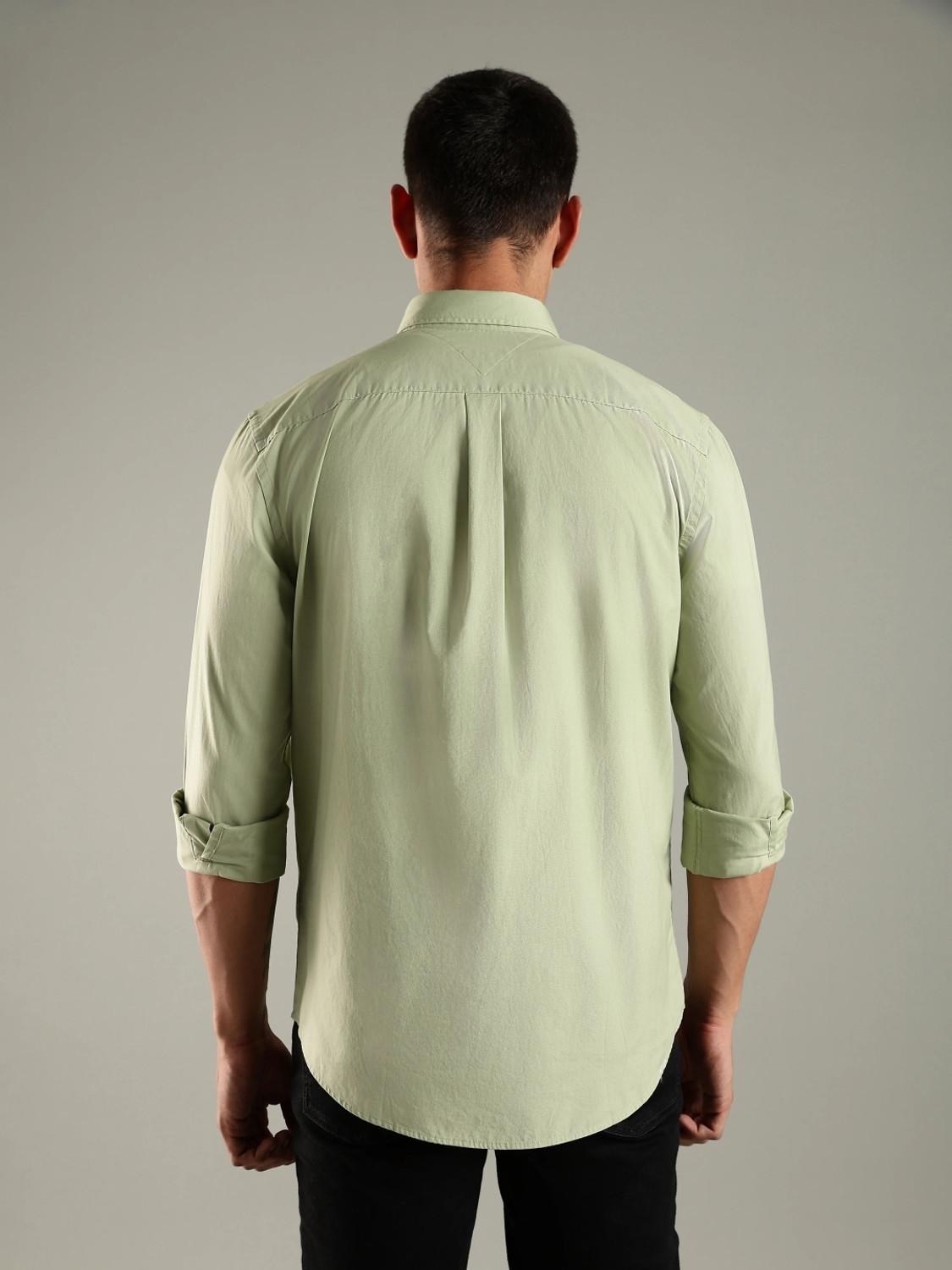 Image of TOMMY HILFIGER Men Solid Casual Green Shirt