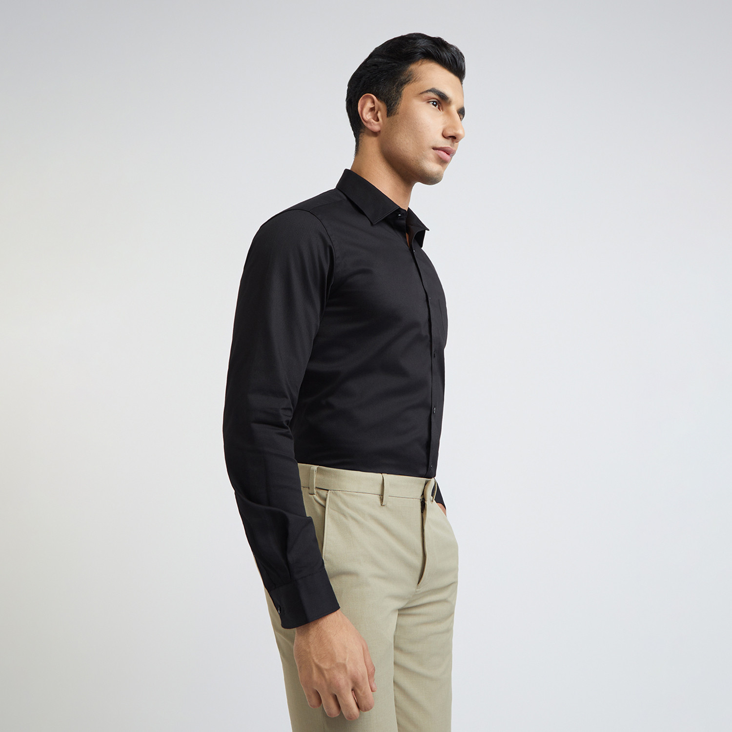 Image of Raymond Men Slim Fit Solid Cut Away Collar Formal Shirt