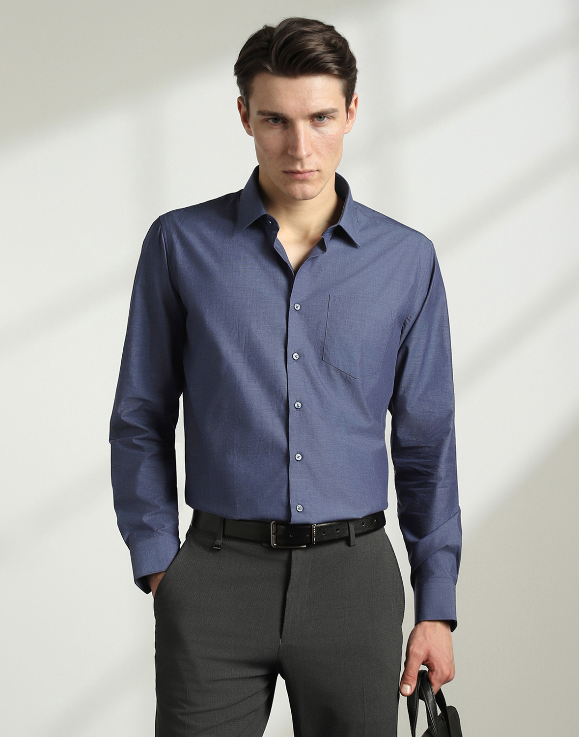 Image of VAN HEUSEN Men Slim Fit Self Design Spread Collar Formal Shirt