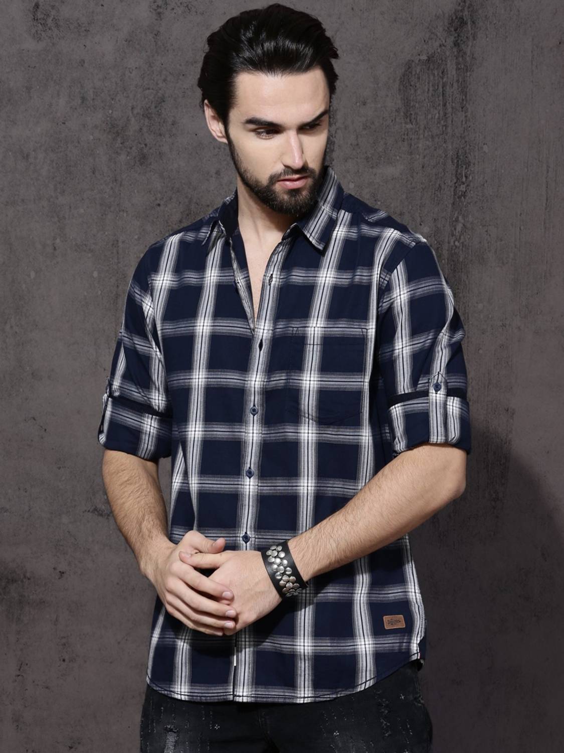 Roadster Men Slim Fit Checkered Spread Collar Casual Shirt