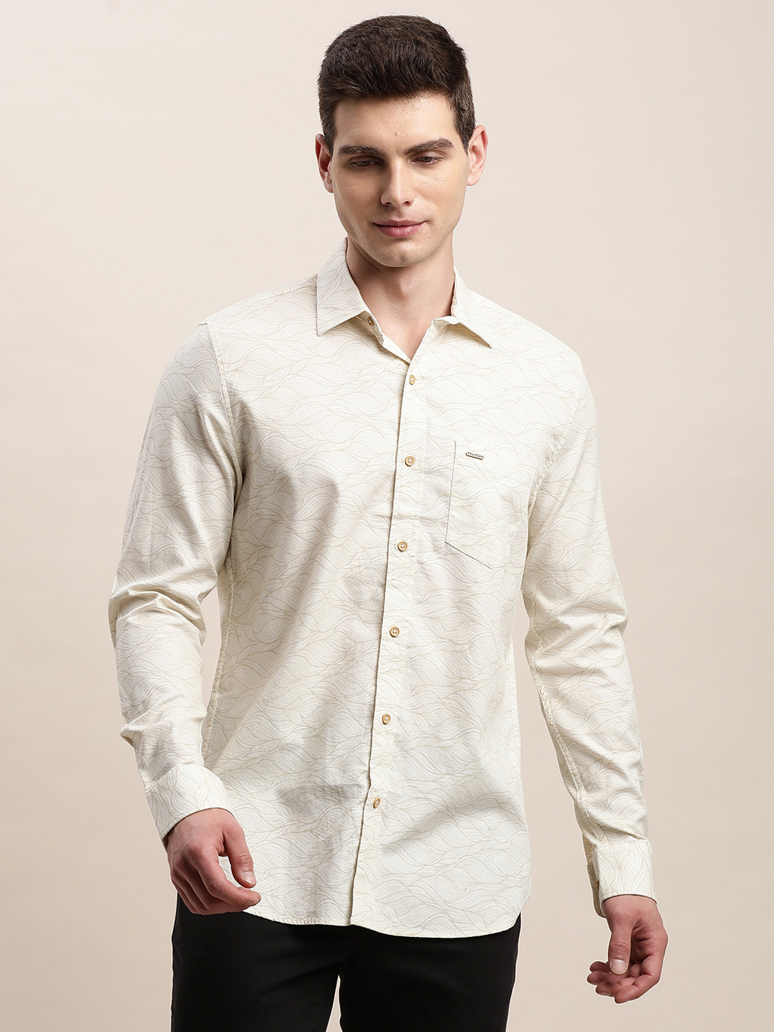 Image of TURTLE Men Slim Fit Printed Spread Collar Casual Shirt